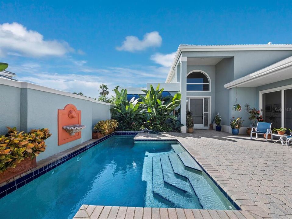 En Venta: $1,495,000 (3 camas, 3 baños, 3239 Pies cuadrados)