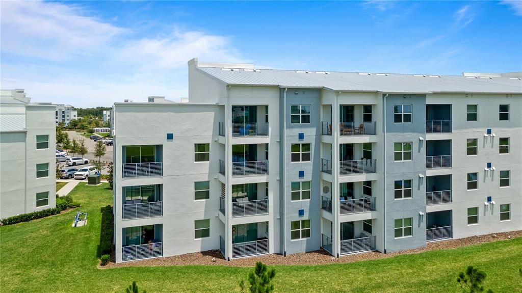 Active With Contract: $404,900 (3 beds, 2 baths, 1329 Square Feet)