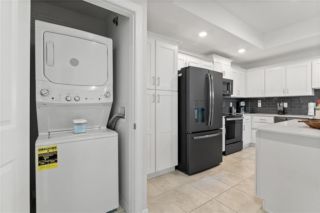 Active With Contract: $404,900 (3 beds, 2 baths, 1329 Square Feet)