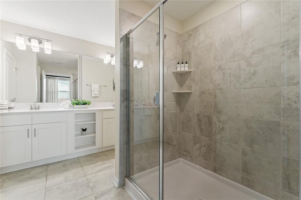 Active With Contract: $404,900 (3 beds, 2 baths, 1329 Square Feet)