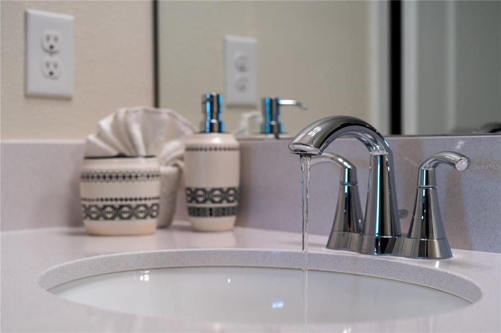 Active With Contract: $404,900 (3 beds, 2 baths, 1329 Square Feet)