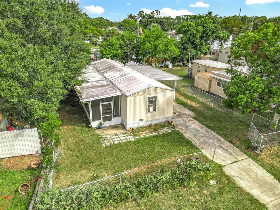 Active With Contract: $64,900 (2 beds, 1 baths, 672 Square Feet)