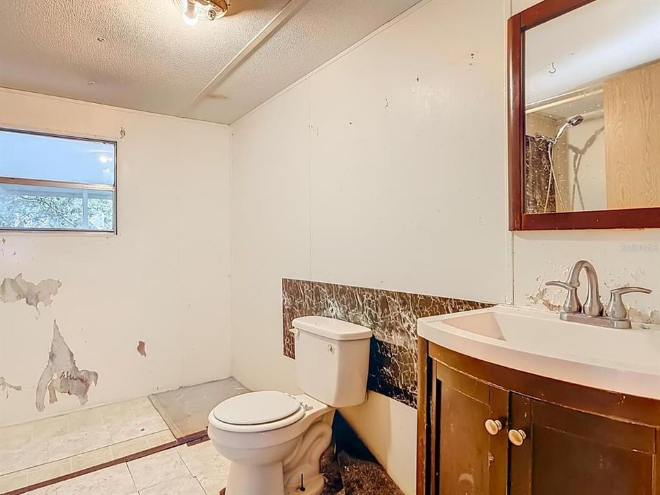 Active With Contract: $64,900 (2 beds, 1 baths, 672 Square Feet)