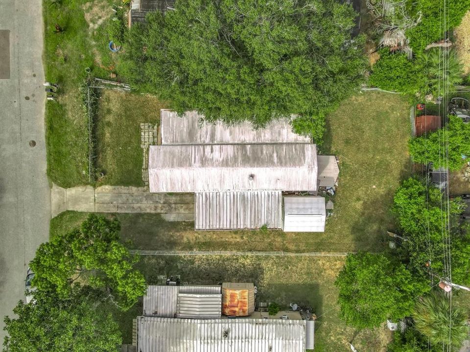 Active With Contract: $64,900 (2 beds, 1 baths, 672 Square Feet)