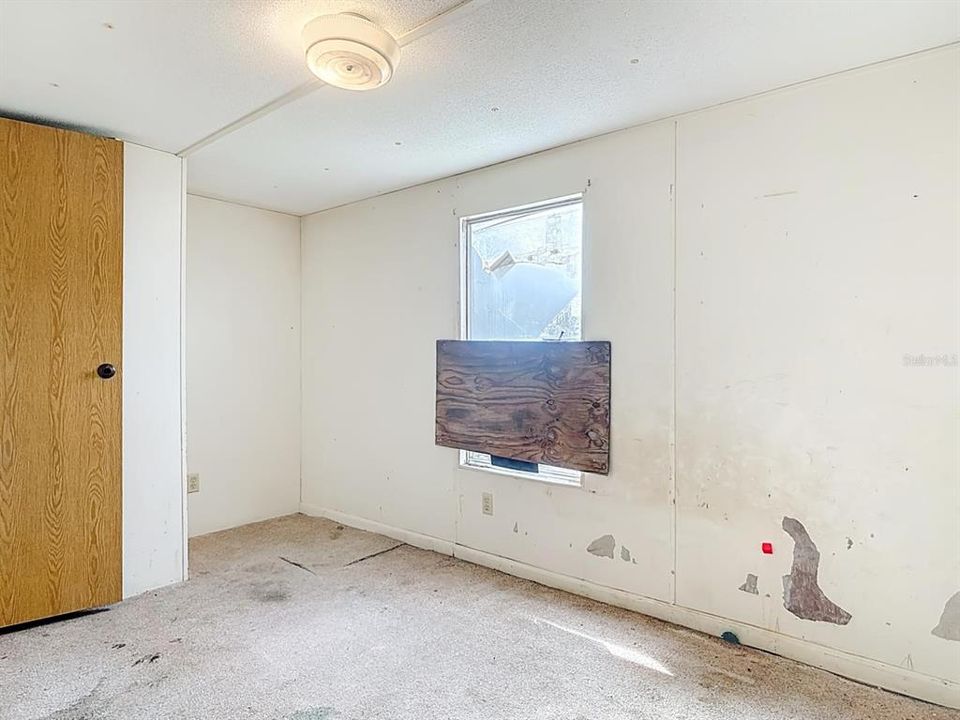 Active With Contract: $64,900 (2 beds, 1 baths, 672 Square Feet)