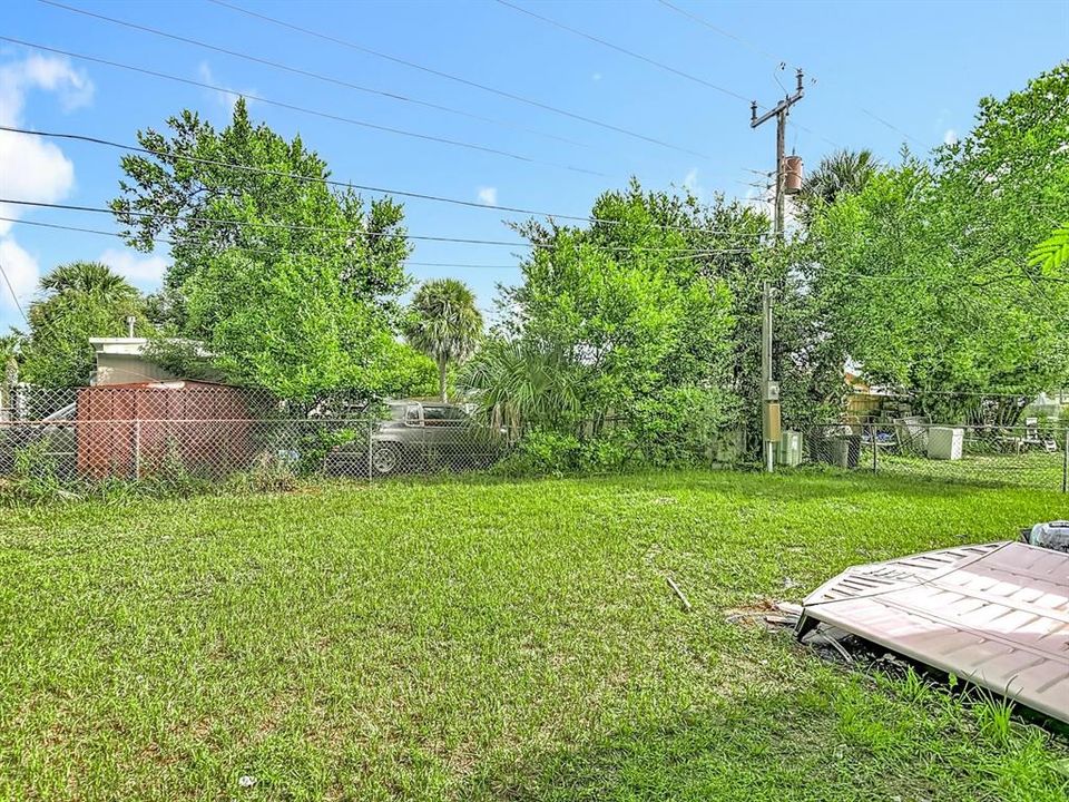 Active With Contract: $64,900 (2 beds, 1 baths, 672 Square Feet)