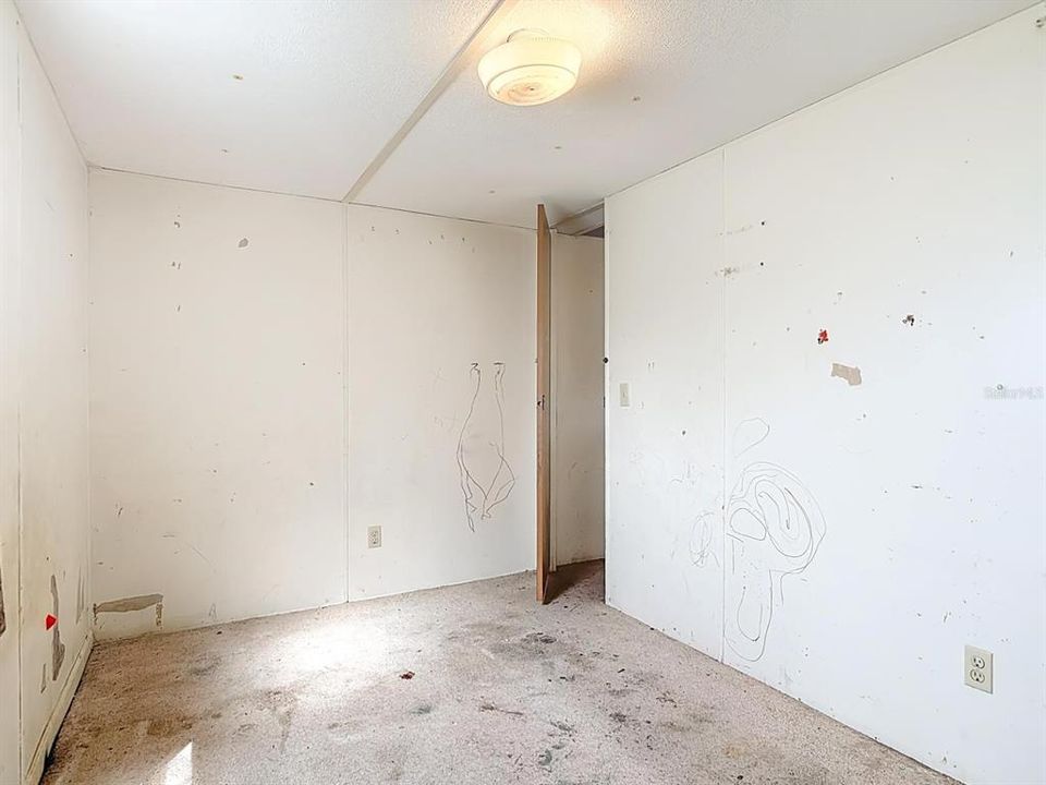 Active With Contract: $64,900 (2 beds, 1 baths, 672 Square Feet)