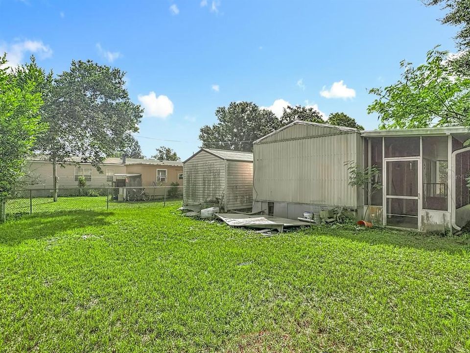 Active With Contract: $64,900 (2 beds, 1 baths, 672 Square Feet)