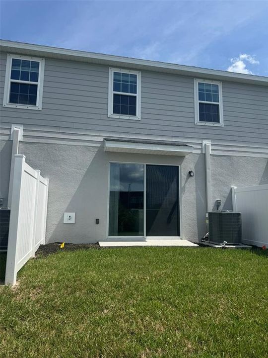 出租: $2,300 (3 贝兹, 2 浴室, 1674 平方英尺)