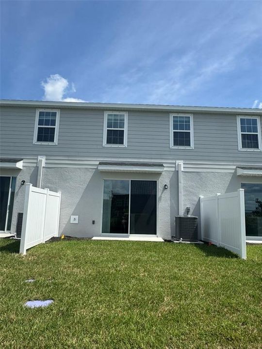 出租: $2,300 (3 贝兹, 2 浴室, 1674 平方英尺)