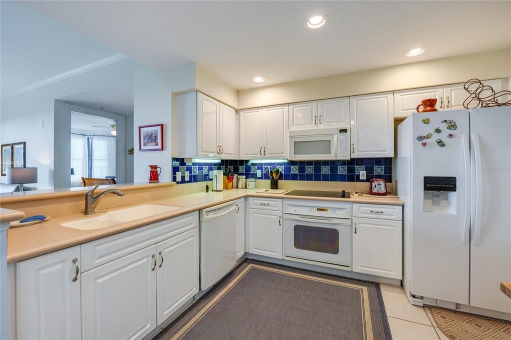 For Sale: $459,000 (2 beds, 2 baths, 1339 Square Feet)