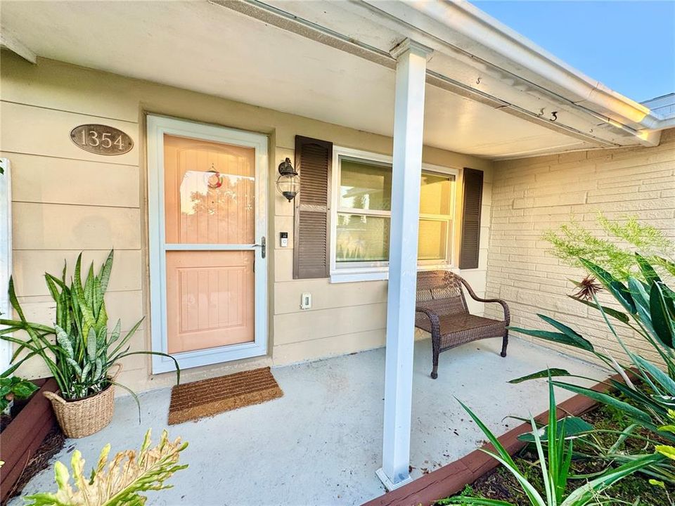 For Rent: $2,900 (2 beds, 1 baths, 1121 Square Feet)