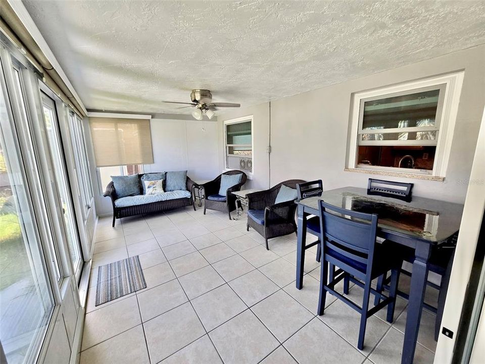 For Rent: $2,900 (2 beds, 1 baths, 1121 Square Feet)