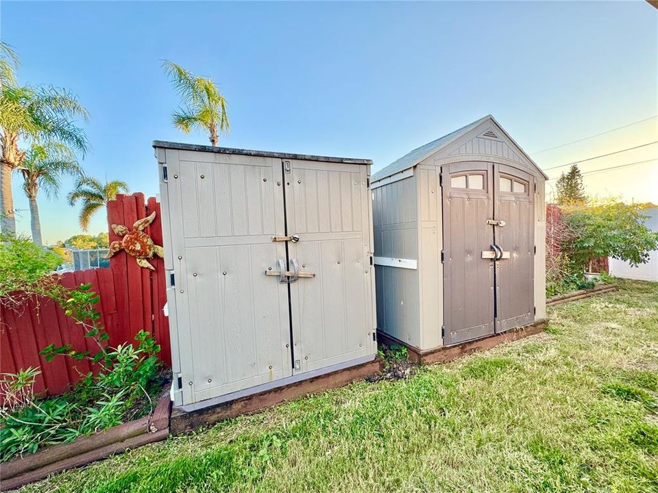 For Rent: $2,900 (2 beds, 1 baths, 1121 Square Feet)