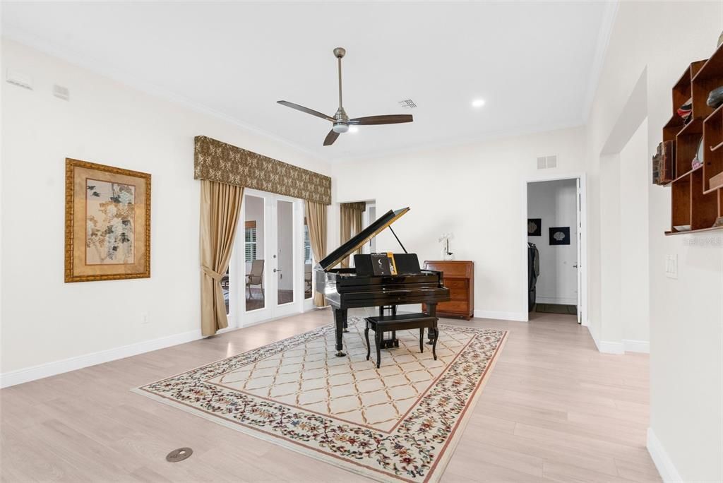 For Sale: $549,000 (4 beds, 3 baths, 3130 Square Feet)