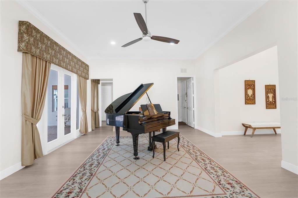 For Sale: $549,000 (4 beds, 3 baths, 3130 Square Feet)