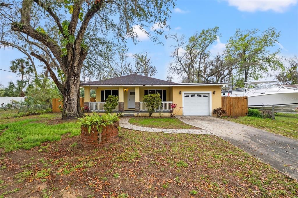 For Sale: $460,000 (4 beds, 2 baths, 1610 Square Feet)