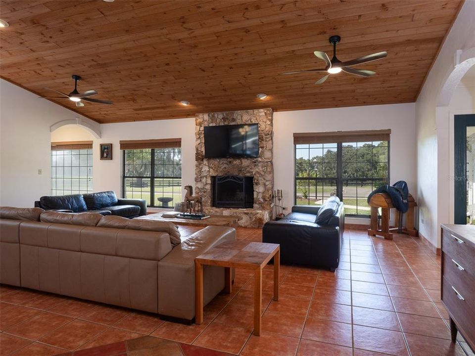 For Sale: $1,735,000 (4 beds, 3 baths, 3000 Square Feet)