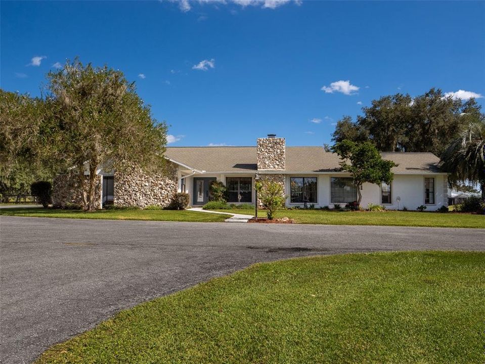 For Sale: $1,735,000 (4 beds, 3 baths, 3000 Square Feet)