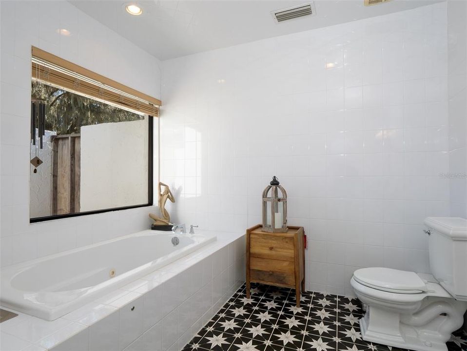 For Sale: $1,735,000 (4 beds, 3 baths, 3000 Square Feet)