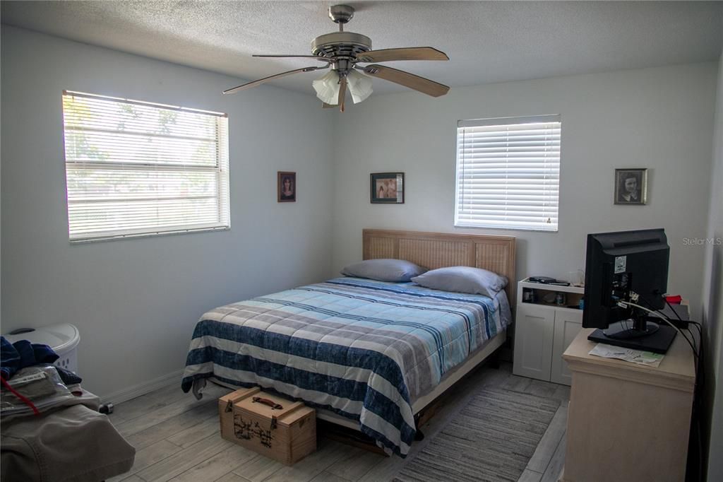 For Sale: $269,500 (3 beds, 2 baths, 1286 Square Feet)