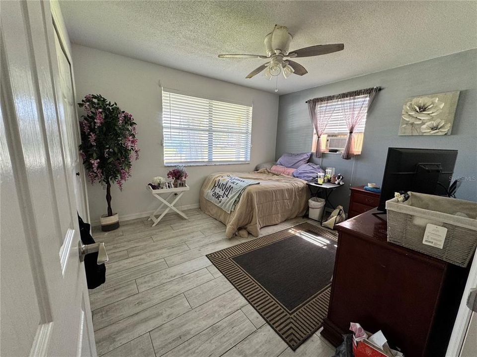 For Sale: $269,500 (3 beds, 2 baths, 1286 Square Feet)