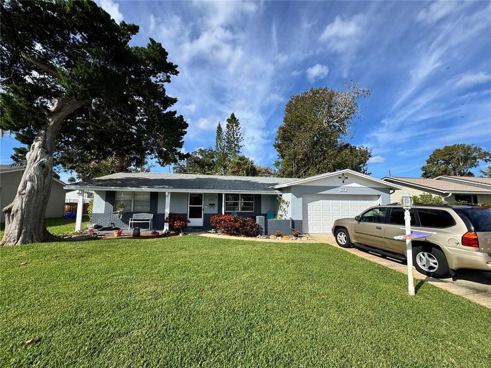 For Sale: $269,500 (3 beds, 2 baths, 1286 Square Feet)