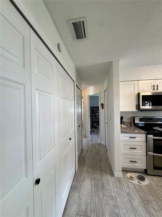 For Sale: $269,500 (3 beds, 2 baths, 1286 Square Feet)