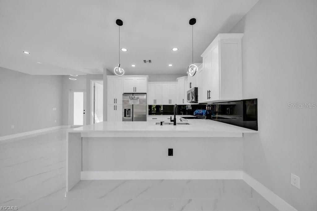 На продажу: $329,900 (3 спален, 2 ванн, 1536 Квадратных фут)