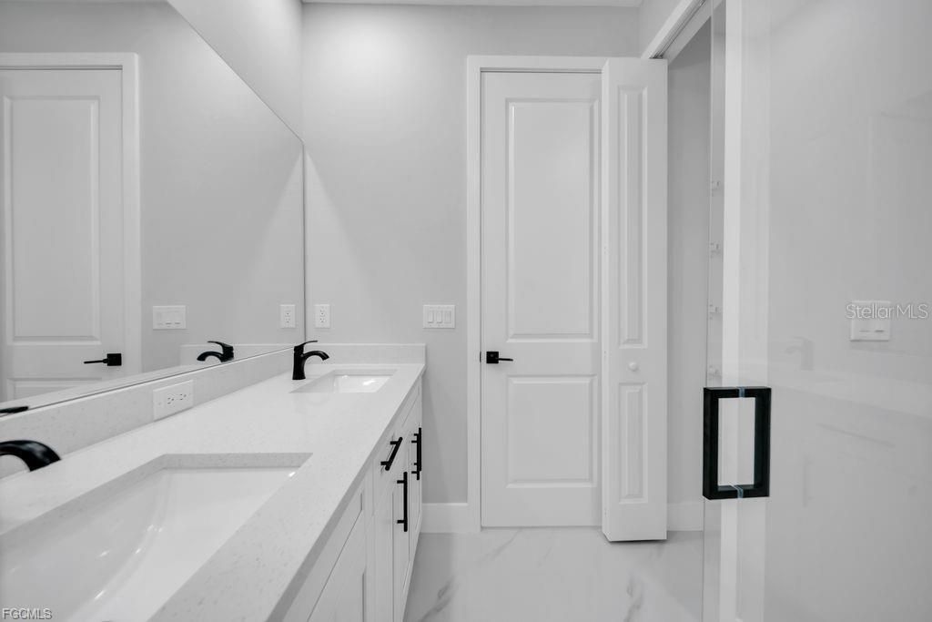 На продажу: $329,900 (3 спален, 2 ванн, 1536 Квадратных фут)