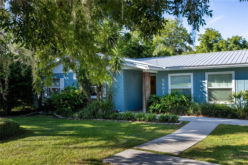 Active With Contract: $349,000 (3 beds, 2 baths, 1529 Square Feet)