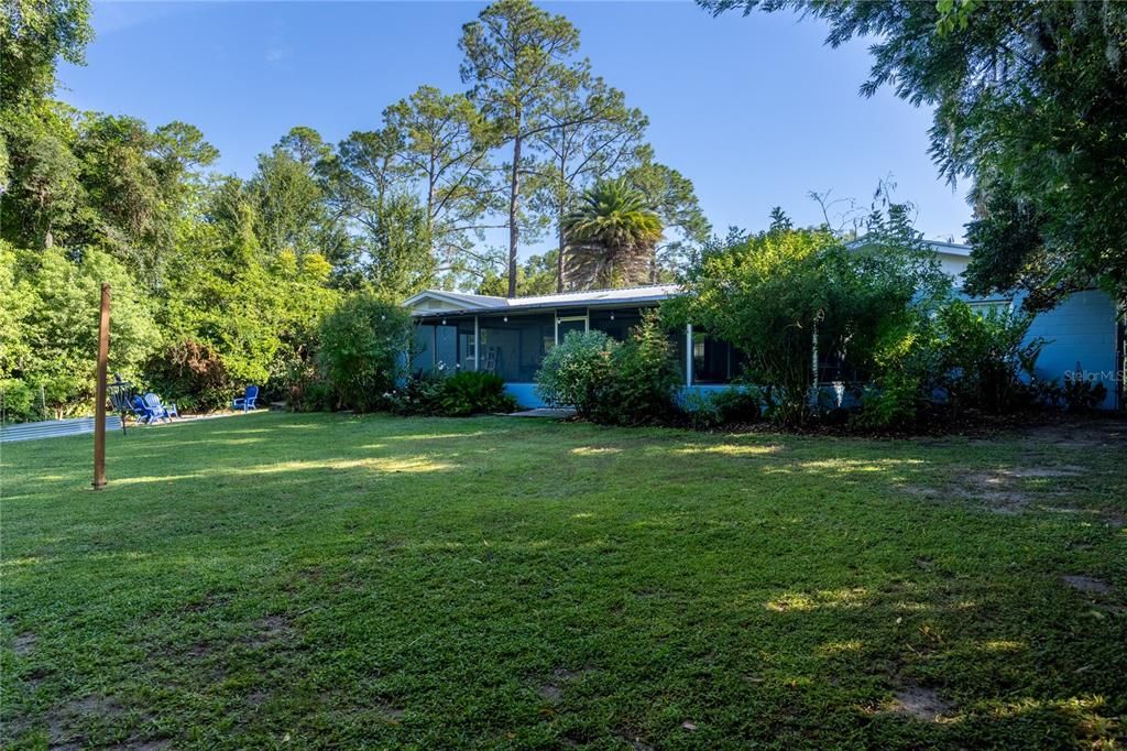 Active With Contract: $349,000 (3 beds, 2 baths, 1529 Square Feet)