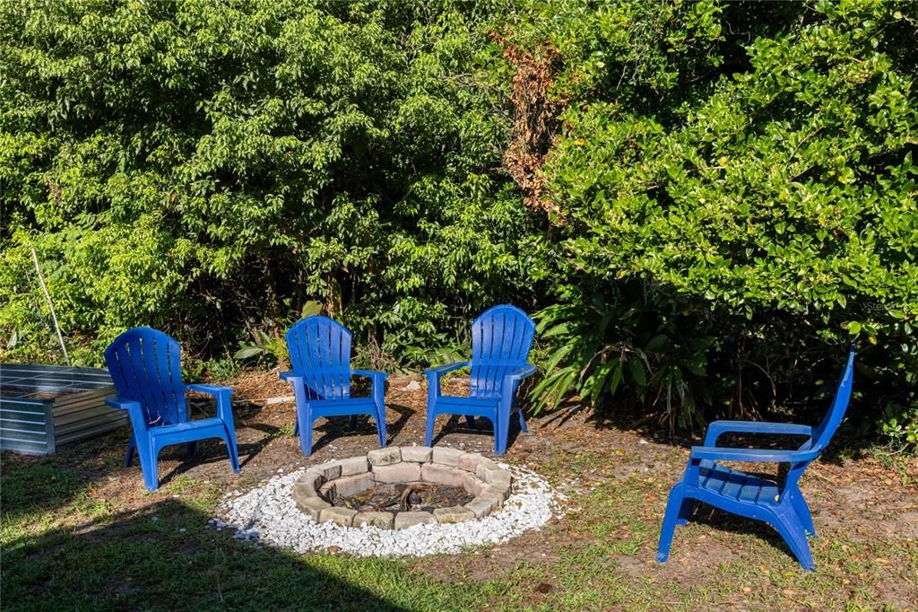 Active With Contract: $349,000 (3 beds, 2 baths, 1529 Square Feet)