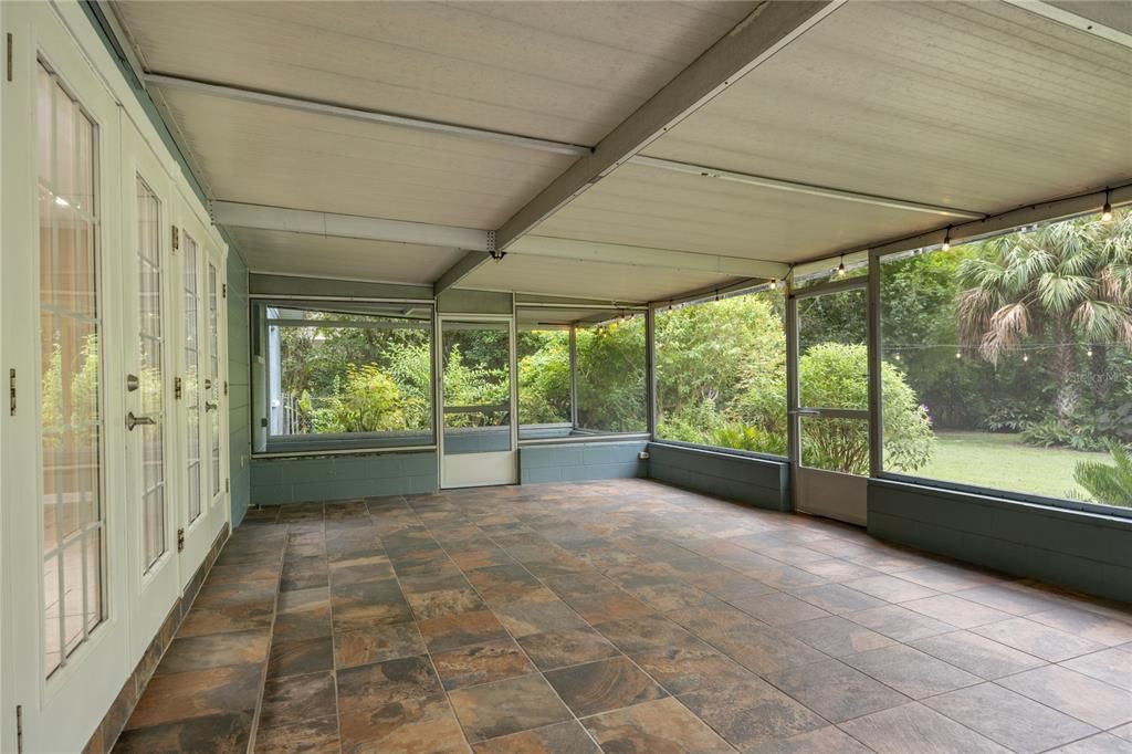 Active With Contract: $349,000 (3 beds, 2 baths, 1529 Square Feet)