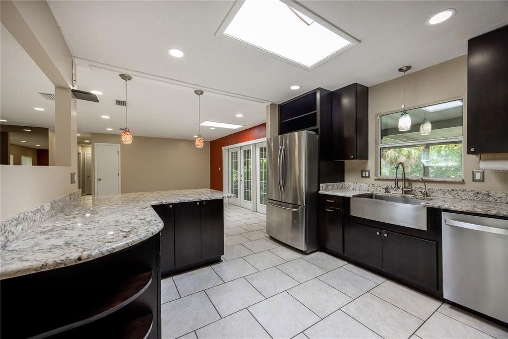 Active With Contract: $349,000 (3 beds, 2 baths, 1529 Square Feet)