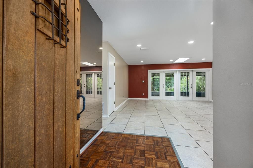 Active With Contract: $349,000 (3 beds, 2 baths, 1529 Square Feet)