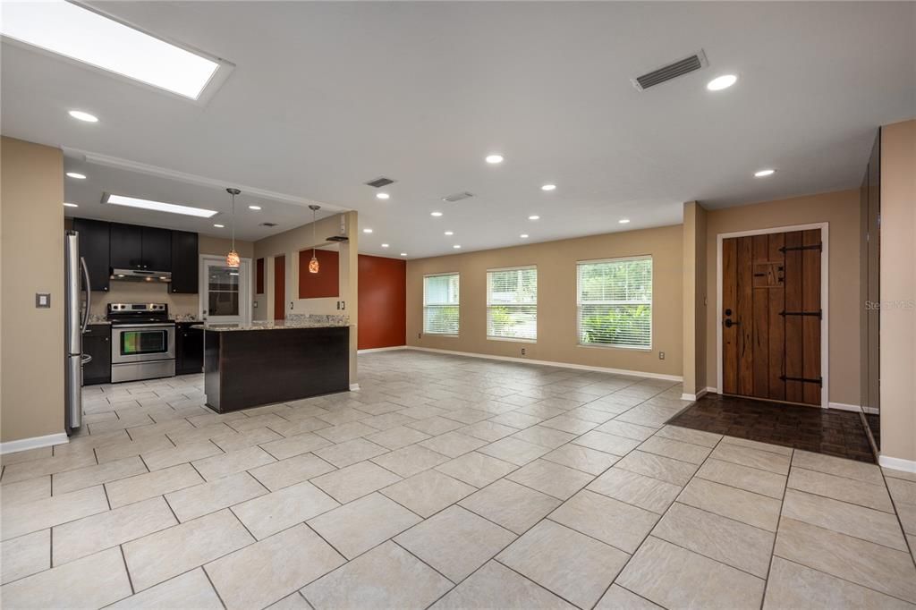 Active With Contract: $349,000 (3 beds, 2 baths, 1529 Square Feet)