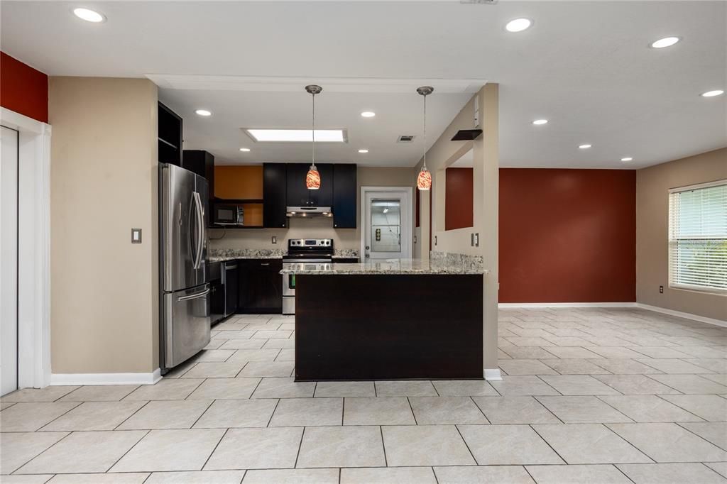 Active With Contract: $349,000 (3 beds, 2 baths, 1529 Square Feet)