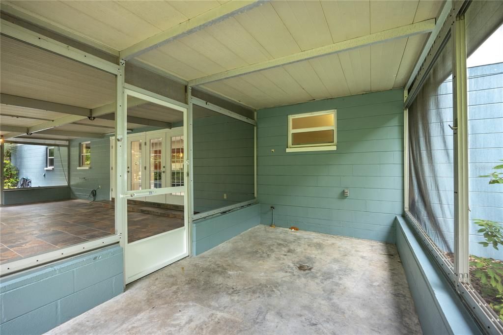 Active With Contract: $349,000 (3 beds, 2 baths, 1529 Square Feet)