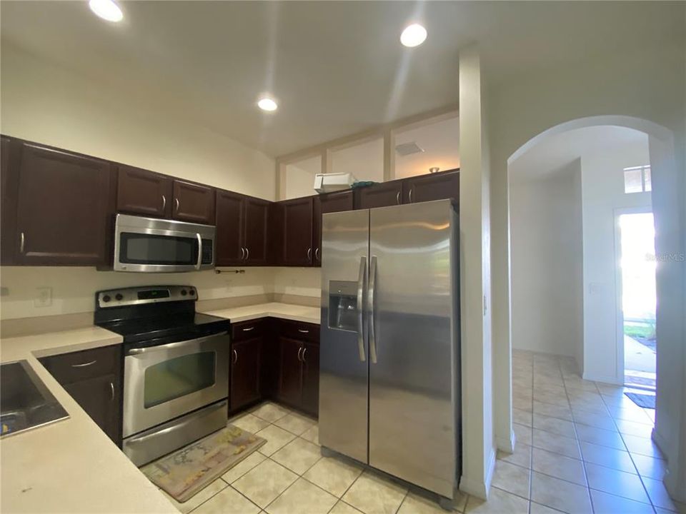 Active With Contract: $1,850 (2 beds, 2 baths, 1268 Square Feet)
