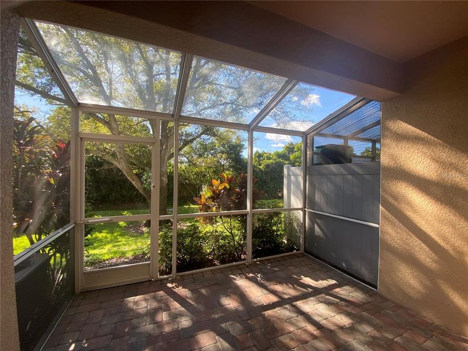 Active With Contract: $1,850 (2 beds, 2 baths, 1268 Square Feet)