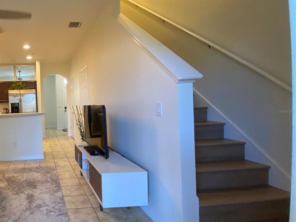 Active With Contract: $1,850 (2 beds, 2 baths, 1268 Square Feet)