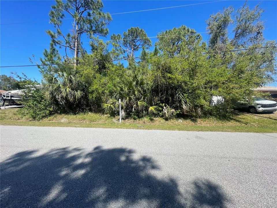 Под контрактом: $19,900 (0.23 acres)