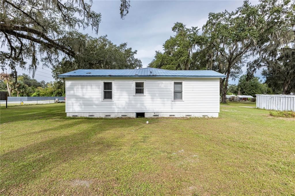 Activo con contrato: $295,000 (3 camas, 1 baños, 1205 Pies cuadrados)