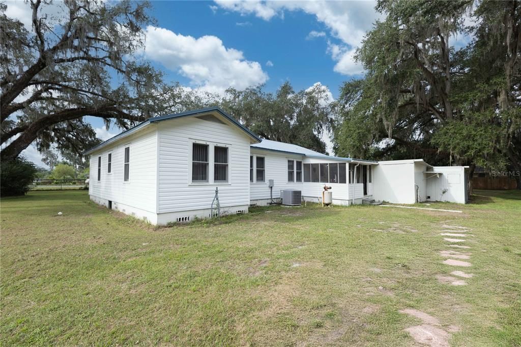 Activo con contrato: $295,000 (3 camas, 1 baños, 1205 Pies cuadrados)