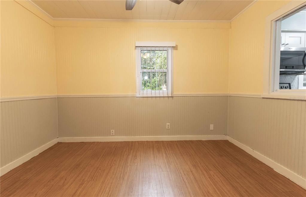 Activo con contrato: $295,000 (3 camas, 1 baños, 1205 Pies cuadrados)