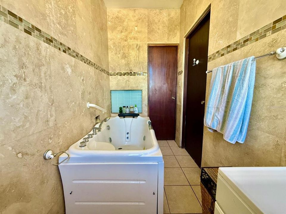 For Sale: $450,000 (3 beds, 2 baths, 1626 Square Feet)