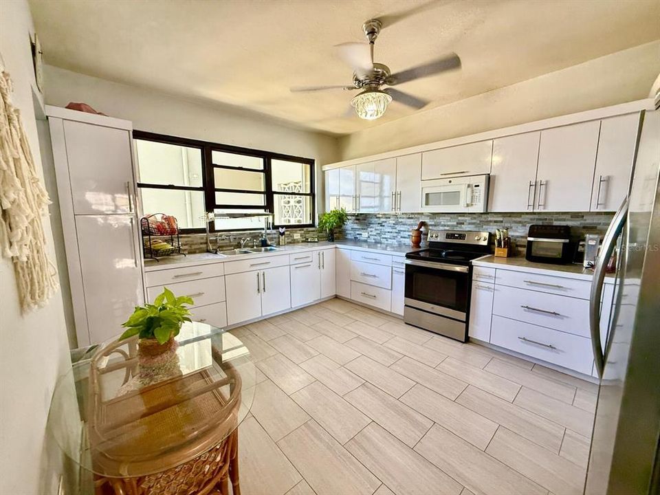 For Sale: $450,000 (3 beds, 2 baths, 1626 Square Feet)