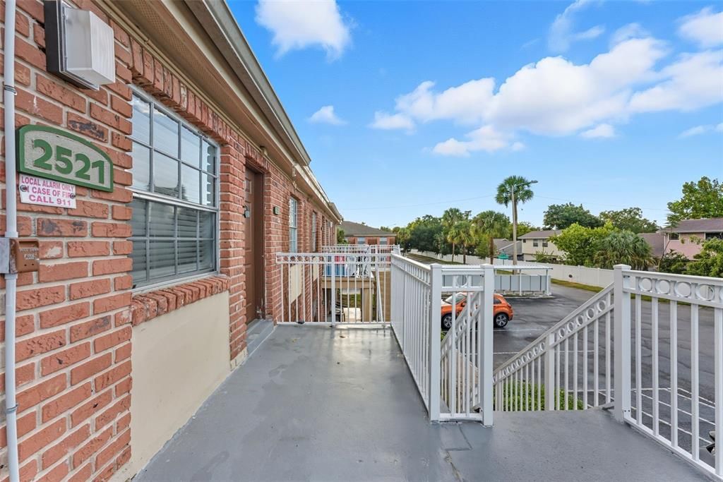 Activo con contrato: $1,100 (1 camas, 1 baños, 550 Pies cuadrados)