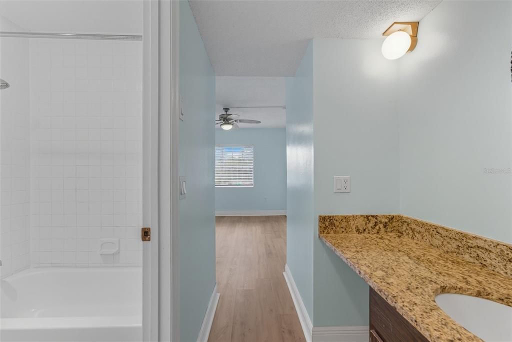 Activo con contrato: $1,100 (1 camas, 1 baños, 550 Pies cuadrados)